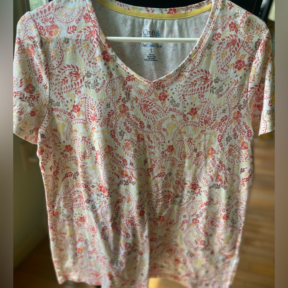 LNK Croft & Barrow Women's The Classic Tee with a Red and Yellow Floral pattern